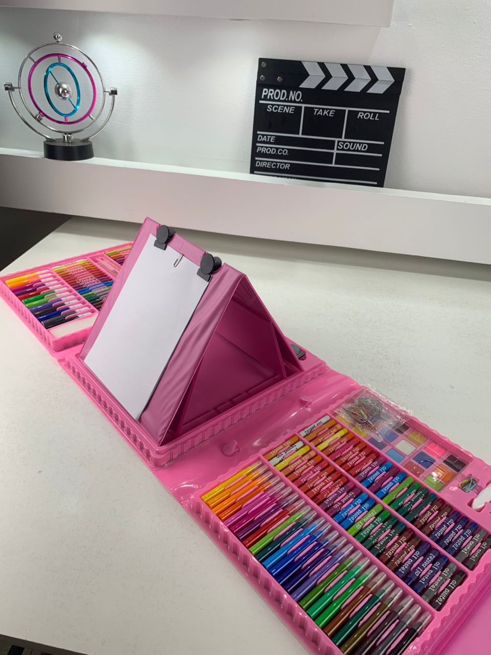 Kit de dessin pour enfants 208Pcs avec chevalet double face à trois volets – طقم الرسم للأطفال