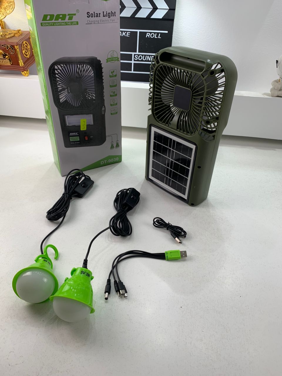 Kit Ventilateur et Lampe avec Panneau Solaire Multifonctionnel DT-9030 – طقم مروحة ومصباح متعدد الإستعمالات