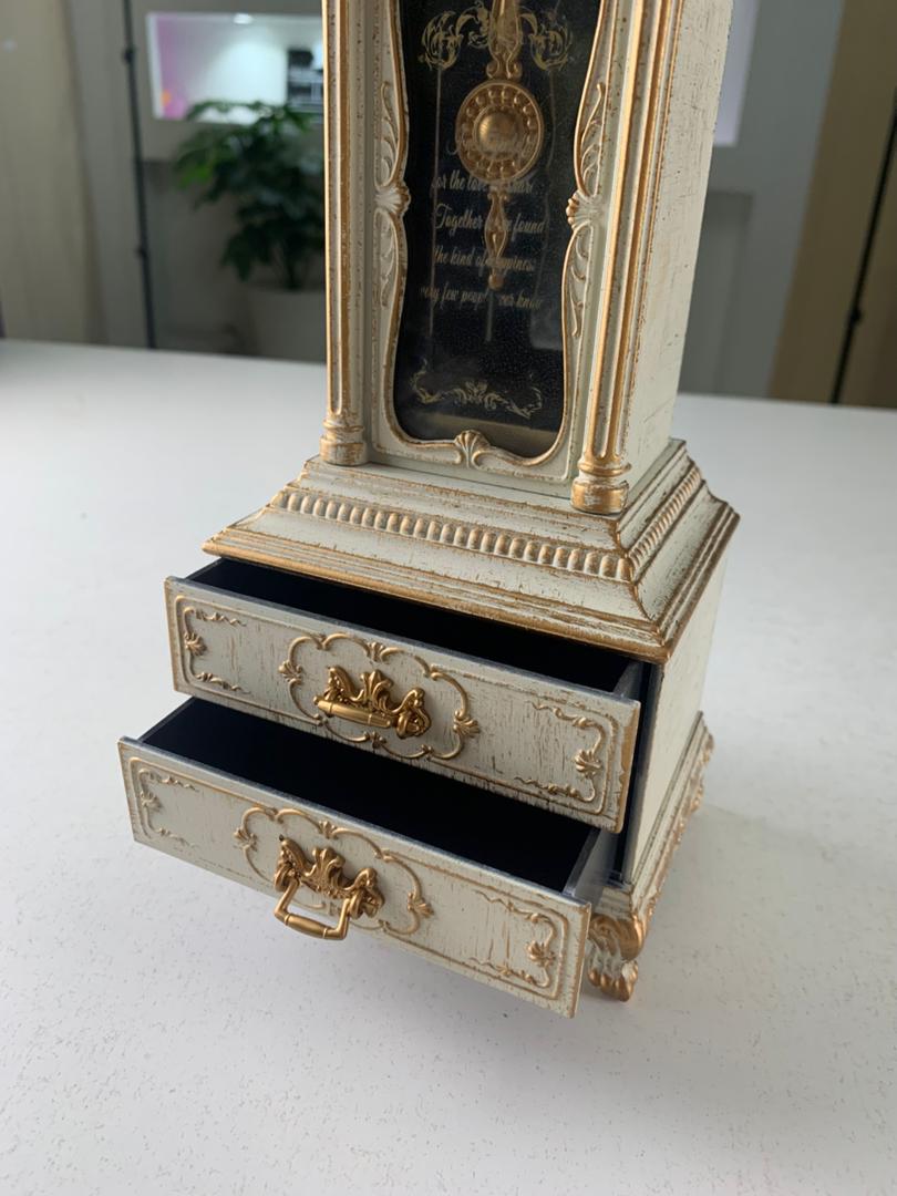 Horloge de Grand-mère avec Boîte à Musique Design Vintage – ساعة ديكور