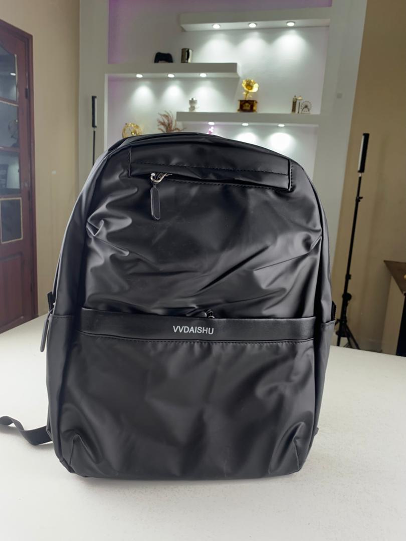 Sac à Dos Unisexe avec Poche pour Ordinateur Portable – محفظة ظهر مع موضع لحاسوب محمول